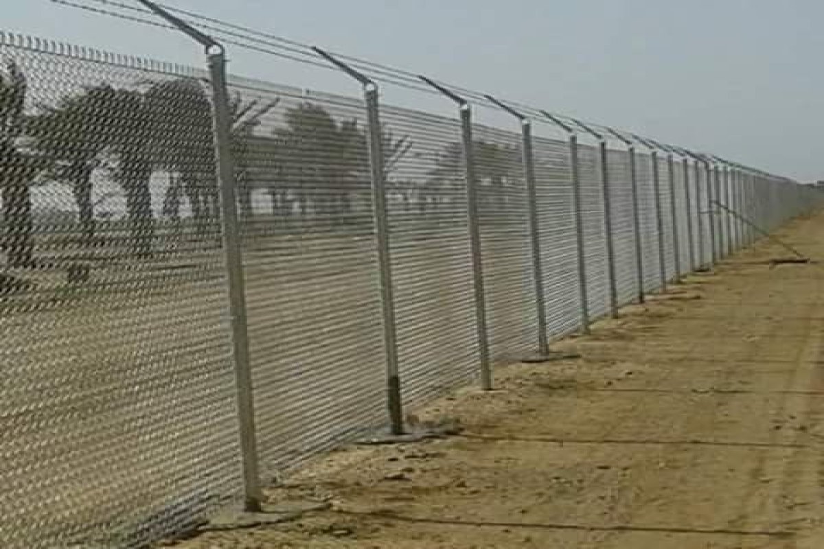 شبوك سياجات الطرقات – ورشة سحر الهزازي بالرياض